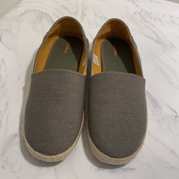 L.L. Bean Womens Olive Slip-On Shoes. Size 8. Excellent condition - Picture 3 of 4